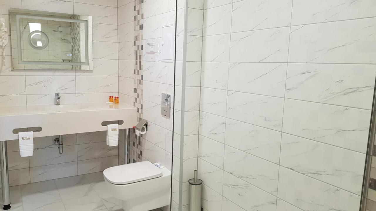 SPS Hotel Plovdiv Buitenkant foto