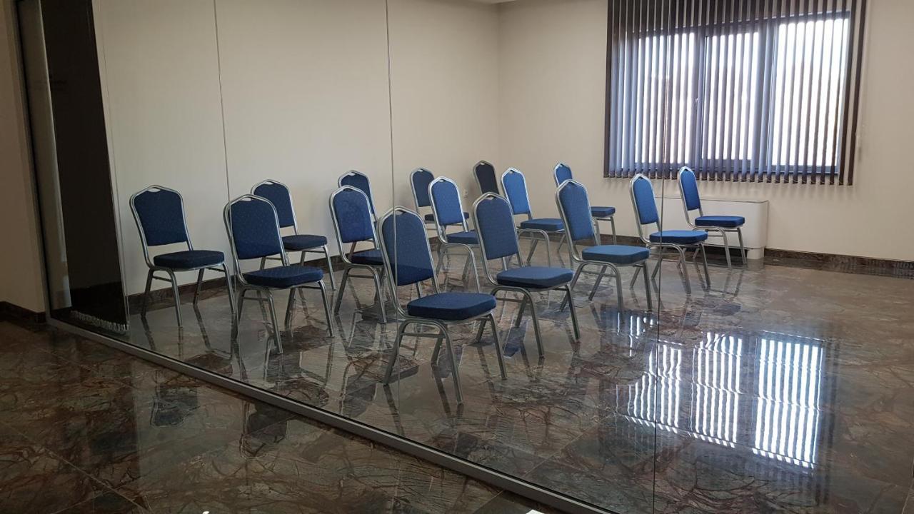 SPS Hotel Plovdiv Buitenkant foto