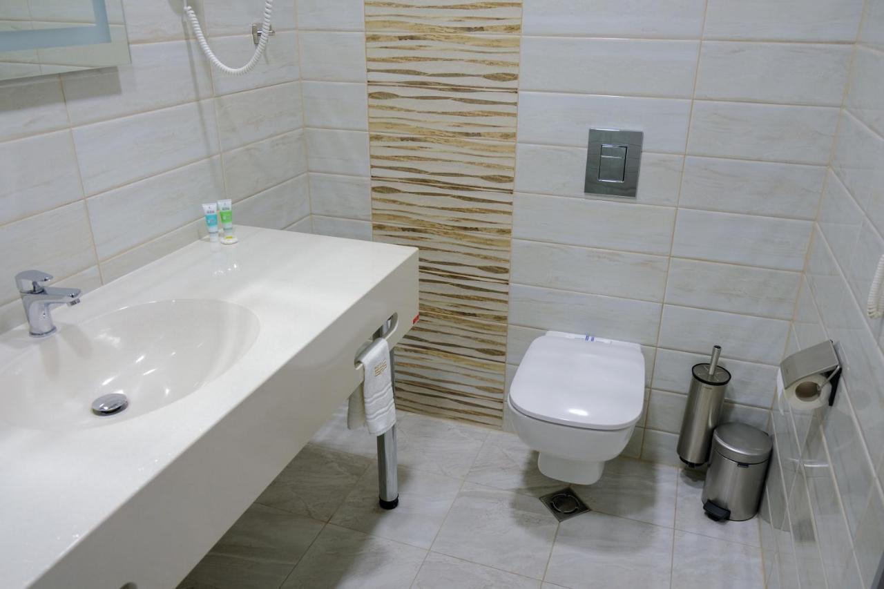 SPS Hotel Plovdiv Buitenkant foto