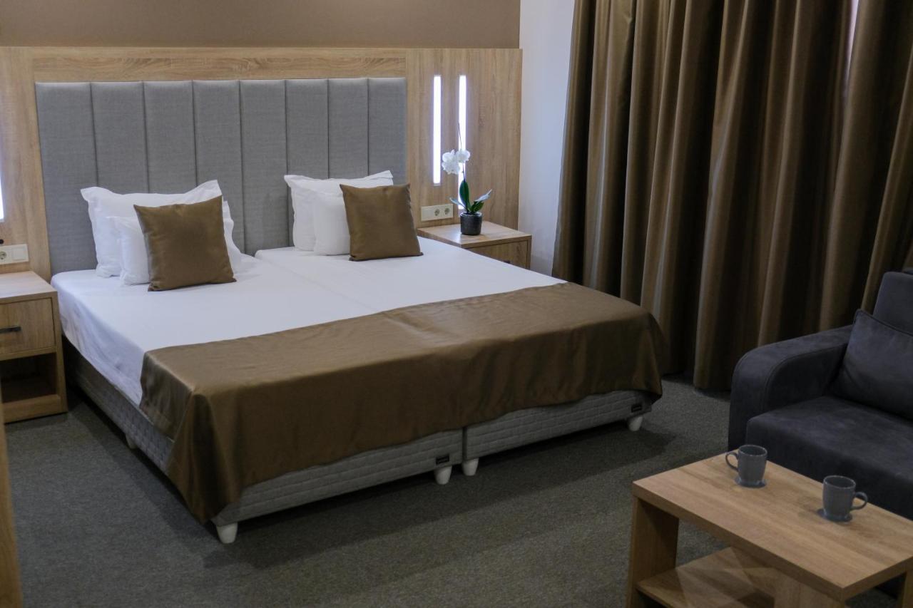 SPS Hotel Plovdiv Buitenkant foto